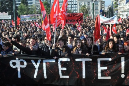 Διαδηλώσεις αθήνα Ελλάδα νεολαία φύγετε